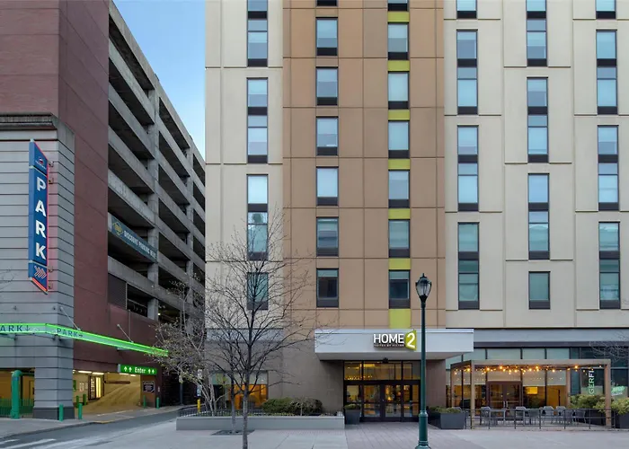 Jacuzzi hotel: Home2 Suites By Hilton Philadelphia Convention Center