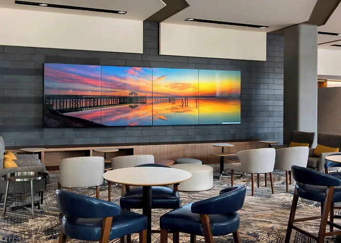 Airport Hotel: Courtyard By Marriott Philadelphia South At The Navy Yard